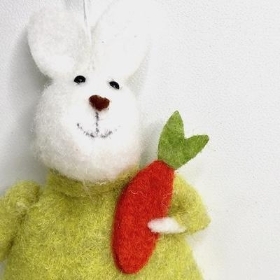 Green Felt Rabbit With Carrot 14cm