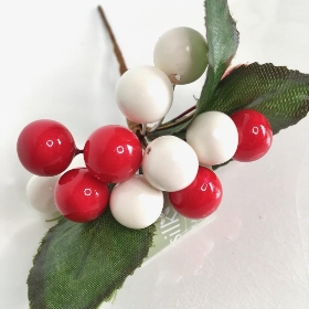 Red & White Berry Cluster 11cm