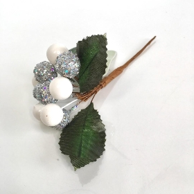 Silver And White Berry Cluster 11cm