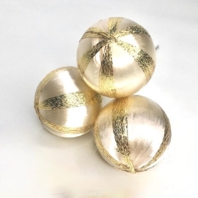 3 x Gold & White Balls 17cm