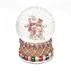 Gingerbread Family Snow Globe 8cm