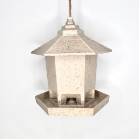 Cream Chaff Hexagonal Feeder 24cm