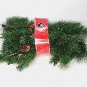 Green Spruce & Berry Garland 270cm