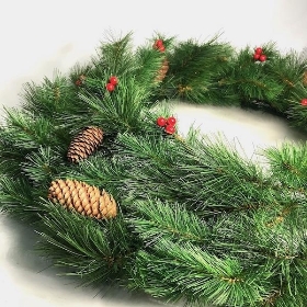 Spruce & Berry Wreath 75cm