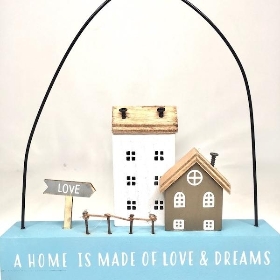 A Home Is Made Of Love Sign 21cm