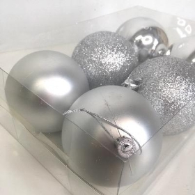 Silver Bauble 8cm x 6